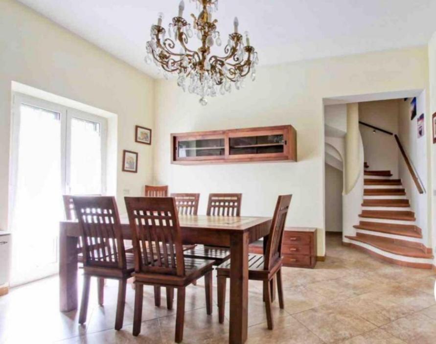 Dal Centurione Apartment โรม ภายนอก รูปภาพ